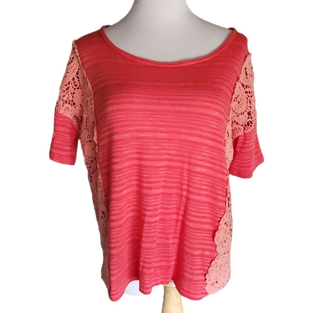 We The Free People Coral Tee Top Crochet Lace Sides Size Medium